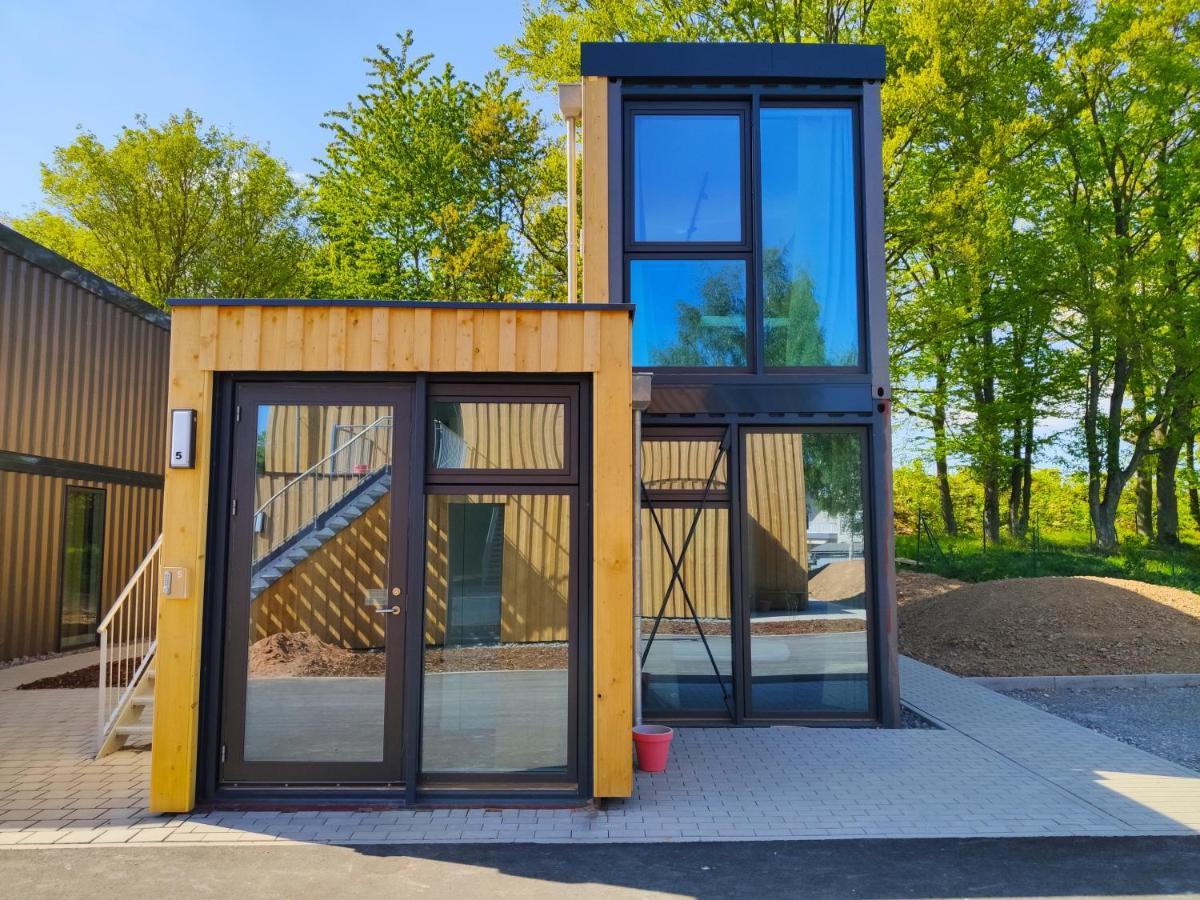 Modern Ausgebauter Ueberseecontainer Als Tiny House 베르트하임 외부 사진