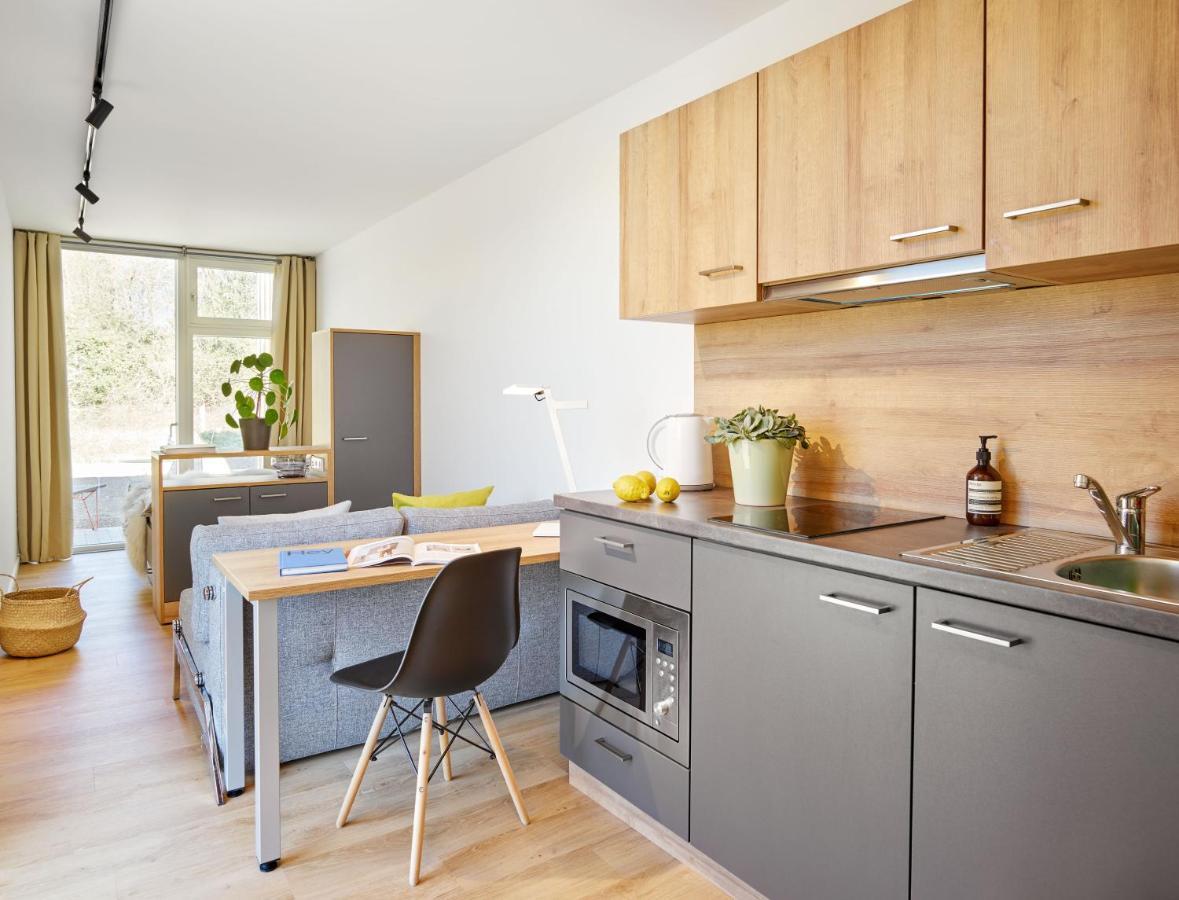 Modern Ausgebauter Ueberseecontainer Als Tiny House 베르트하임 외부 사진
