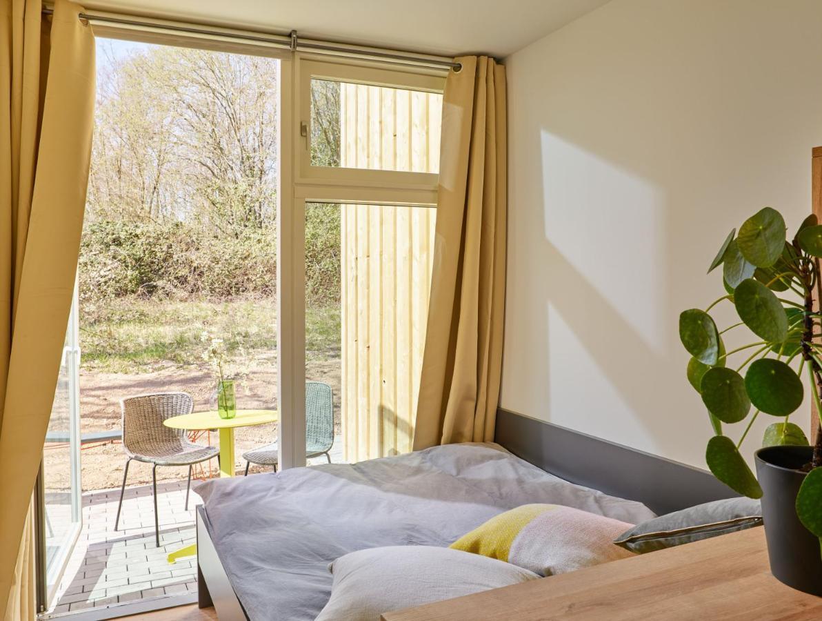 Modern Ausgebauter Ueberseecontainer Als Tiny House 베르트하임 외부 사진