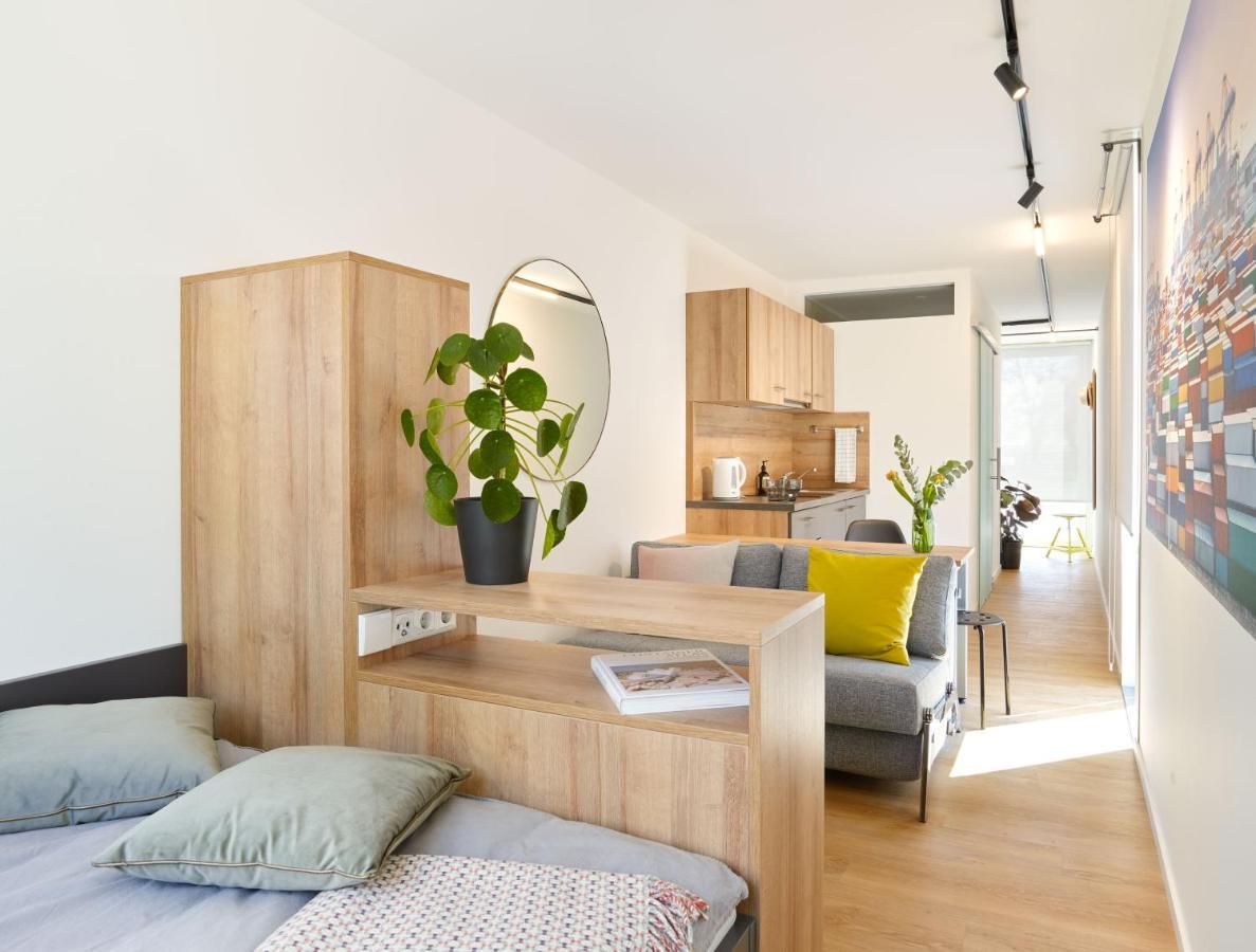 Modern Ausgebauter Ueberseecontainer Als Tiny House 베르트하임 외부 사진